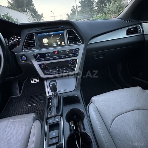 Hyundai Sonata-2