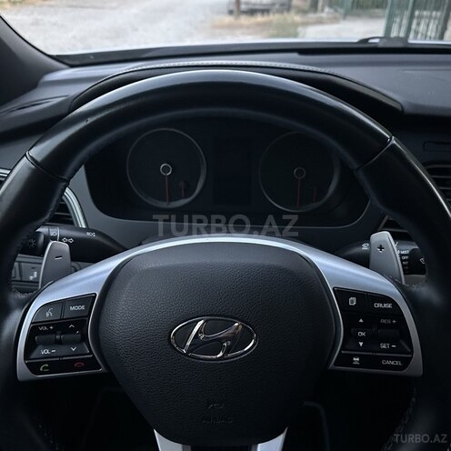 Hyundai Sonata-4