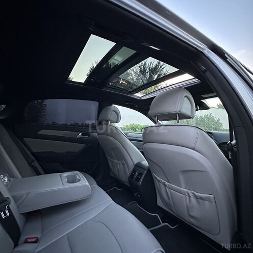 Hyundai Sonata-11