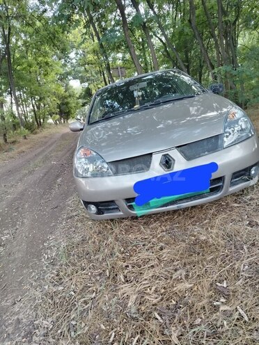 Renault Symbol-1
