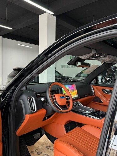 Geely Galaxy M9-3