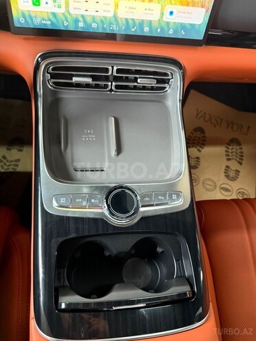Geely Galaxy M9-9