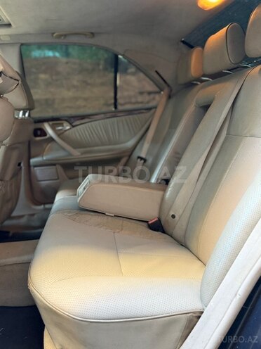Mercedes E 320-6