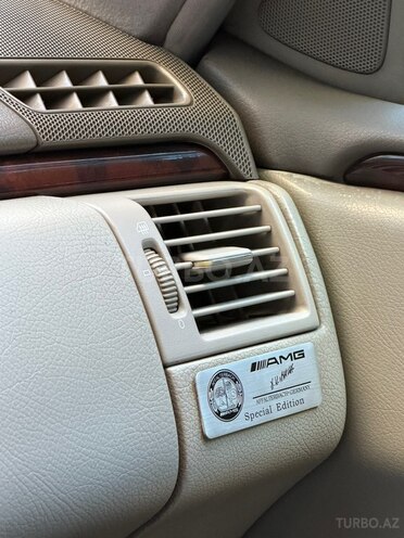Mercedes E 320-9