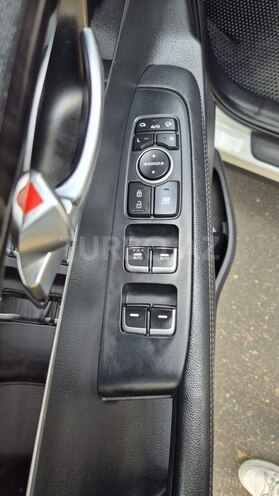 Kia Sorento-8