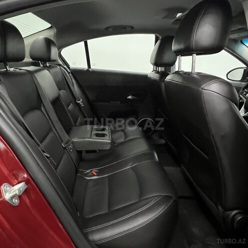 Chevrolet Cruze-13