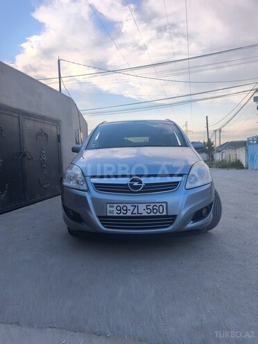 Opel Zafira-1