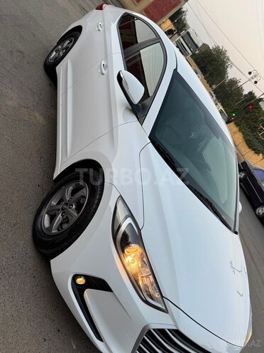 Hyundai Avante-13