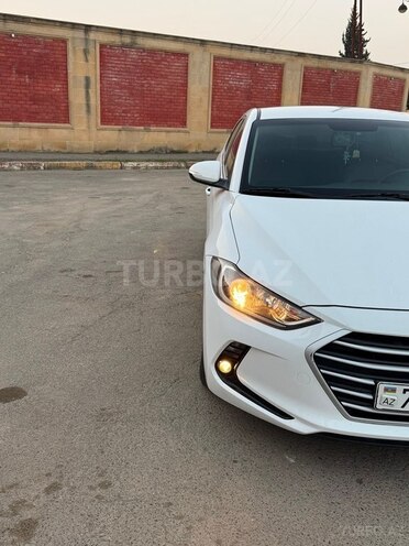 Hyundai Avante-12
