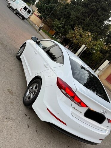Hyundai Avante-5