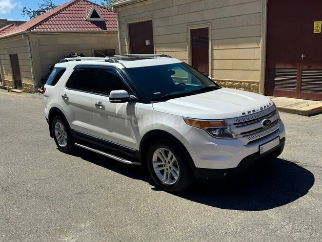 Ford Explorer-2