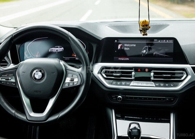 BMW 320d-8