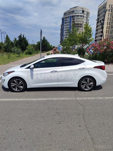 Hyundai Elantra-6