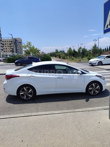 Hyundai Elantra-5