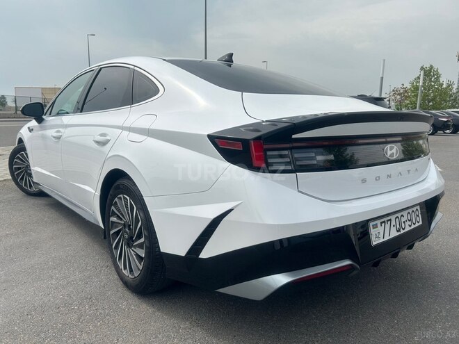 Hyundai Sonata-4