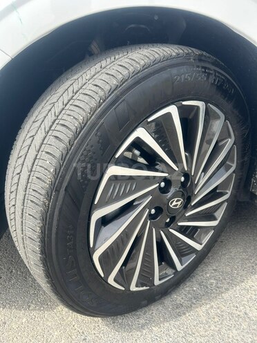 Hyundai Sonata-12