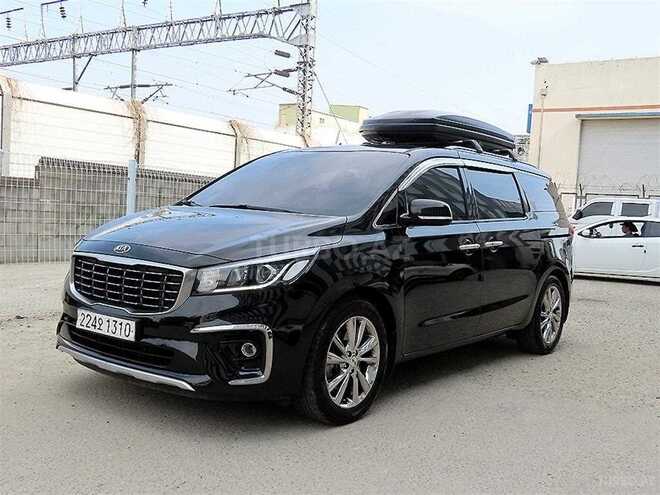 Kia Carnival-1