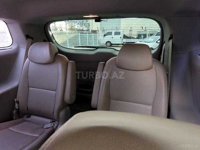 Kia Carnival-13