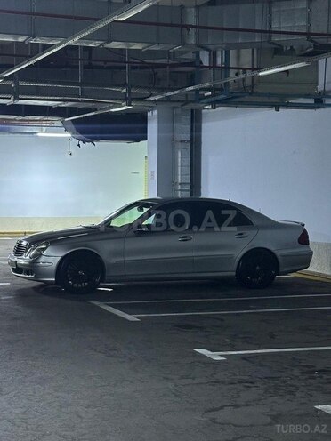 Mercedes E 320-8
