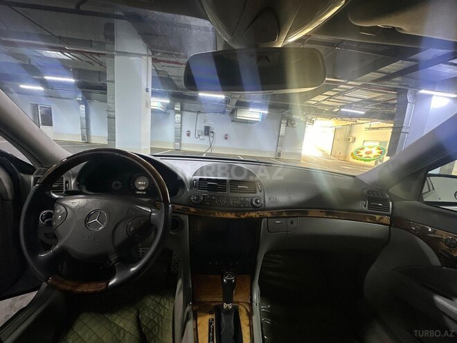 Mercedes E 320-4