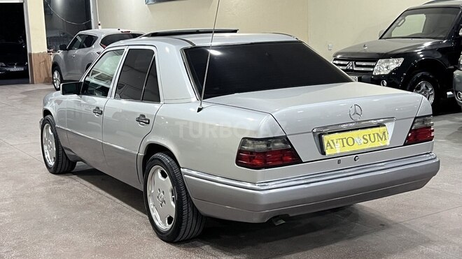 Mercedes E 220-14