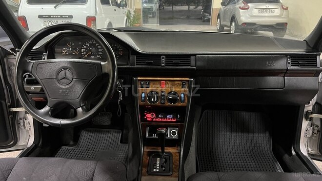 Mercedes E 220-15