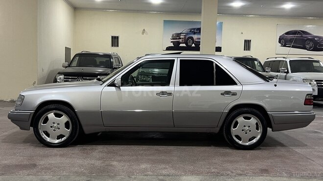 Mercedes E 220-9