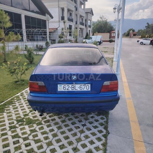 BMW 320-6