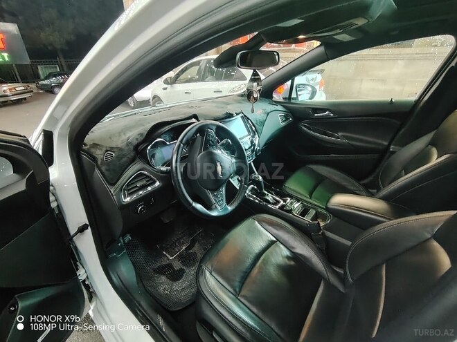 Chevrolet Cruze-16