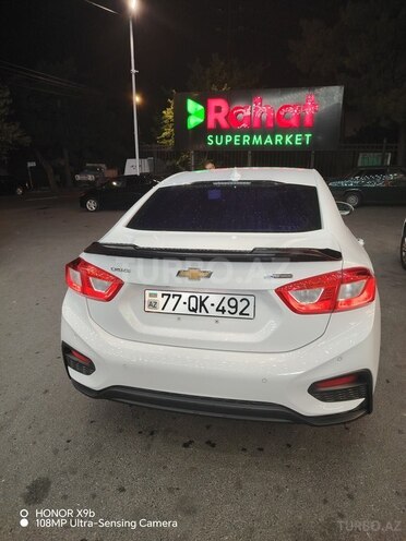 Chevrolet Cruze-12