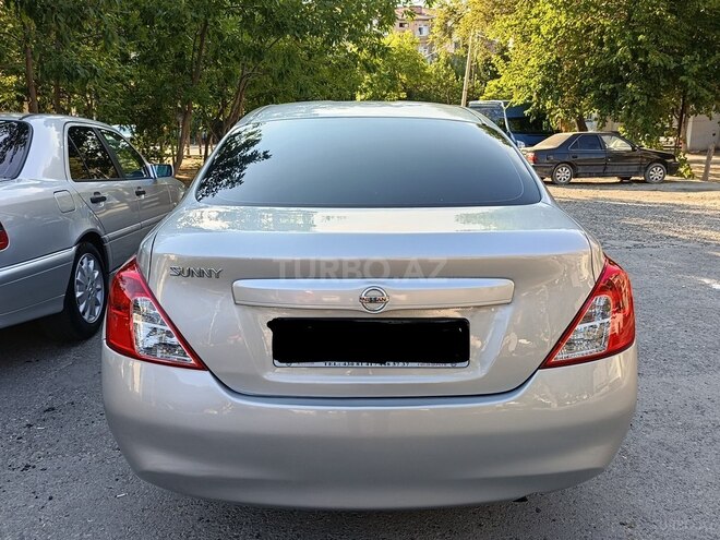 Nissan Sunny-8