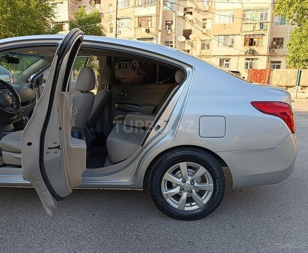 Nissan Sunny-17