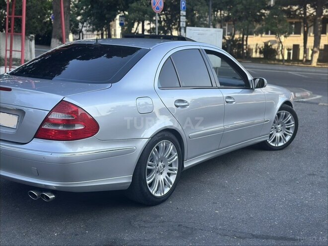Mercedes E 240-13
