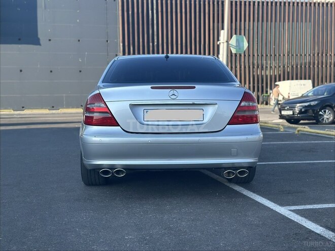 Mercedes E 240-4