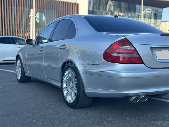 Mercedes E 240-6