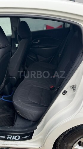 Kia Rio-7