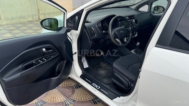Kia Rio-12