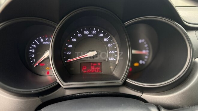 Kia Rio-10