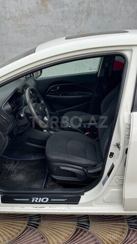 Kia Rio-11