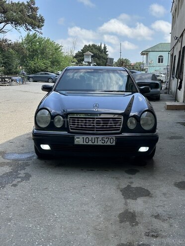 Mercedes E 200-4