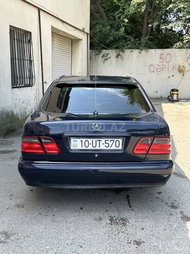 Mercedes E 200-2