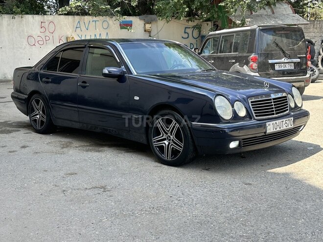 Mercedes E 200-10