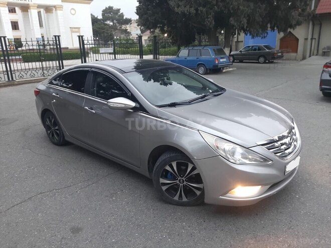 Hyundai Sonata-1
