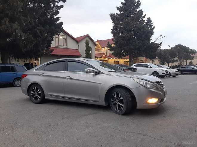 Hyundai Sonata-2