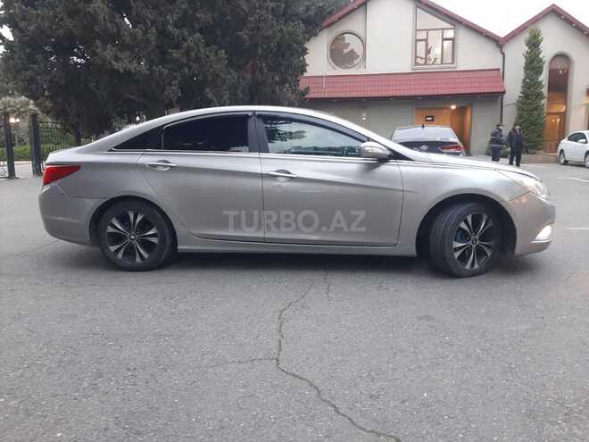 Hyundai Sonata-5