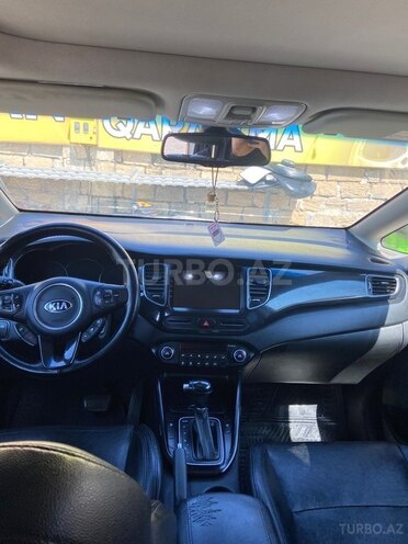 Kia Carens-6