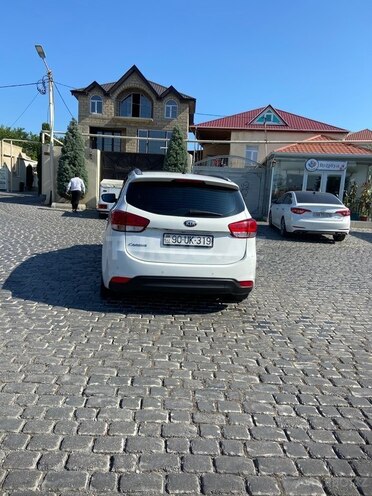 Kia Carens-4