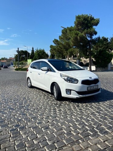 Kia Carens-2