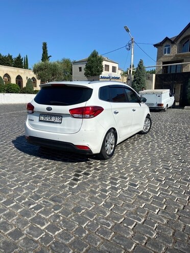 Kia Carens-3