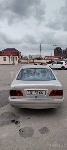 Mercedes E 220-5